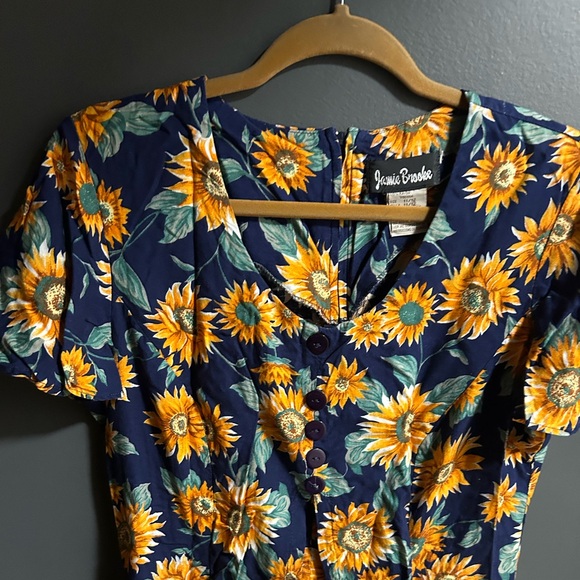 Adorable sunflower print vintage romper - Picture 8 of 8